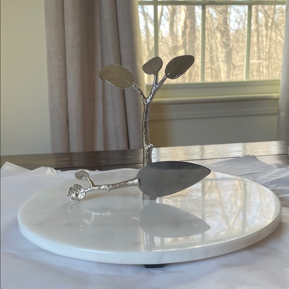 Michael Aram Botanical Silver Leaf Cake Cheeseboard Stand Server Magnetic Trowel